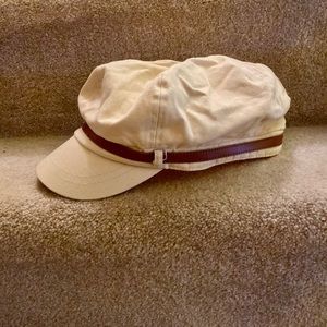 Light Khaki Newsboy cap with leather trim.